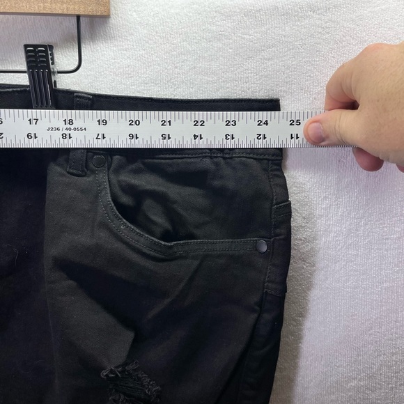 Torrid Distressed Bombshell Skinny Jeans Womens 28W Short Black Denim 2345 - Picture 4 of 9